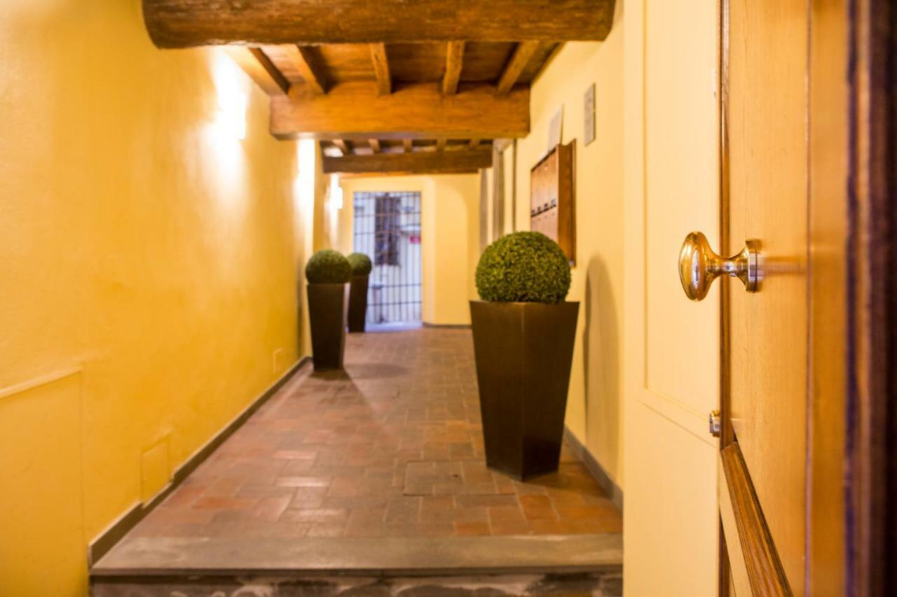 Art Apartment Vicolo Del Panico Florence Luaran gambar