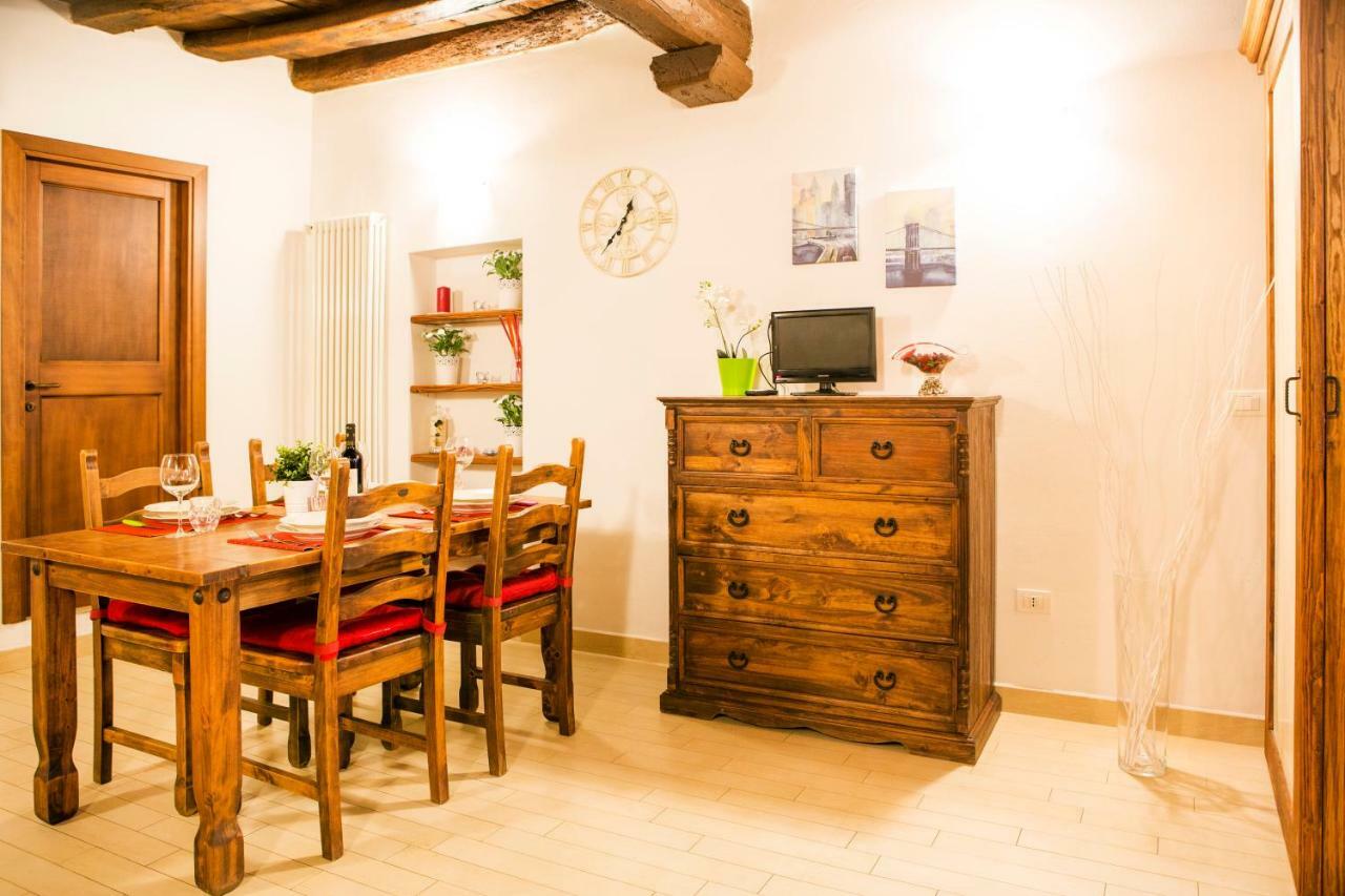 Art Apartment Vicolo Del Panico Florence Luaran gambar